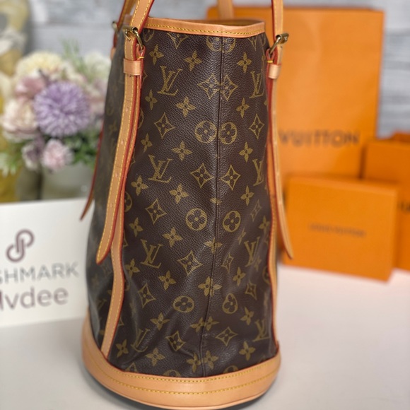 🎉SOLD 🎉Bucket GM (Large) Bag - Picture 5 of 14